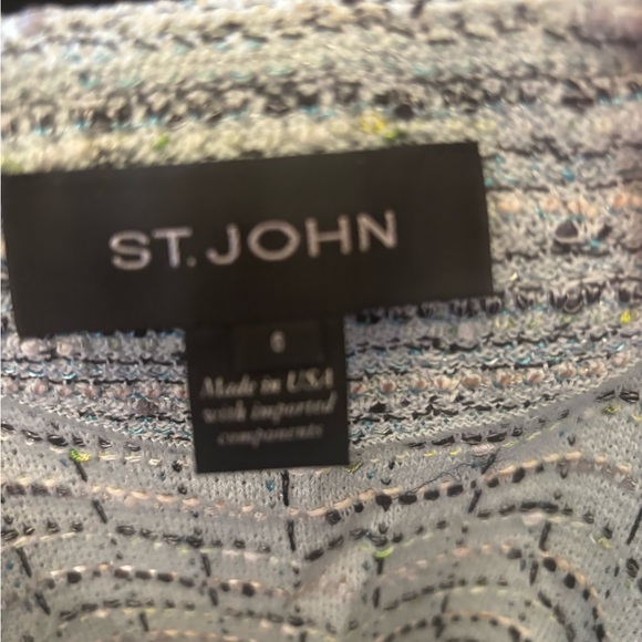 St. John’s Classic Tweed dress set in Light Gray - Picture 4 of 4